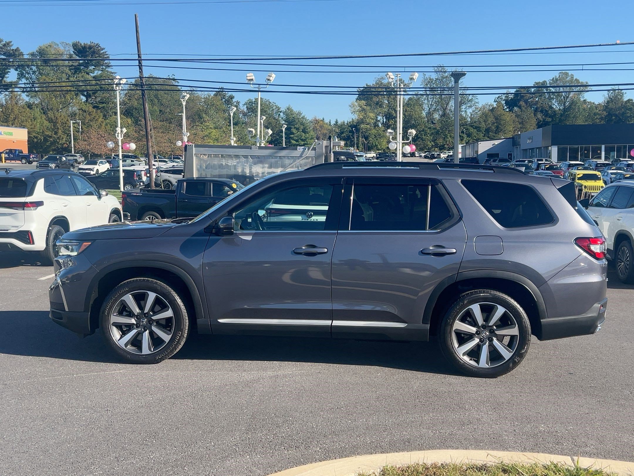 2024 Honda Pilot Touring photo 2