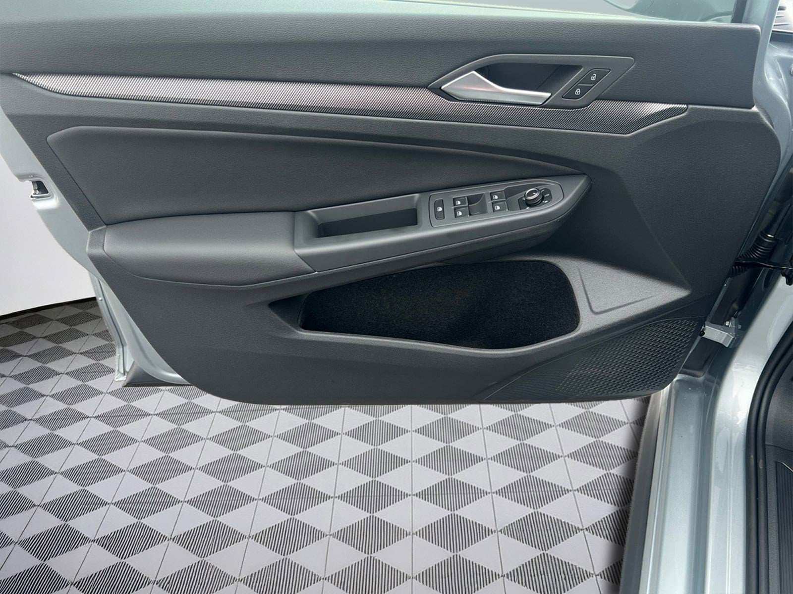 2025 Volkswagen Golf GTI SE - Photo 11