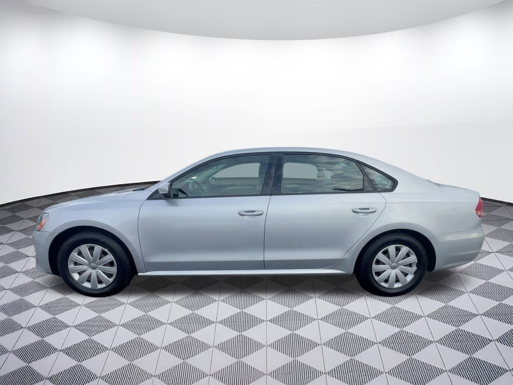 Used 2013 Volkswagen Passat S Sedan