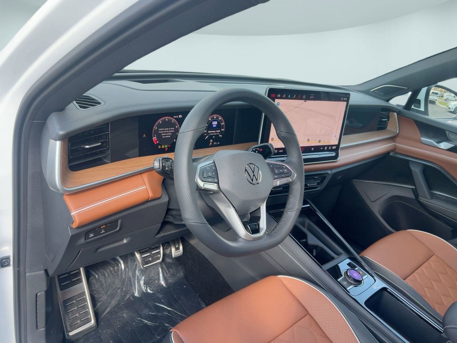 2026 Volkswagen Tiguan SEL R-Line photo 4