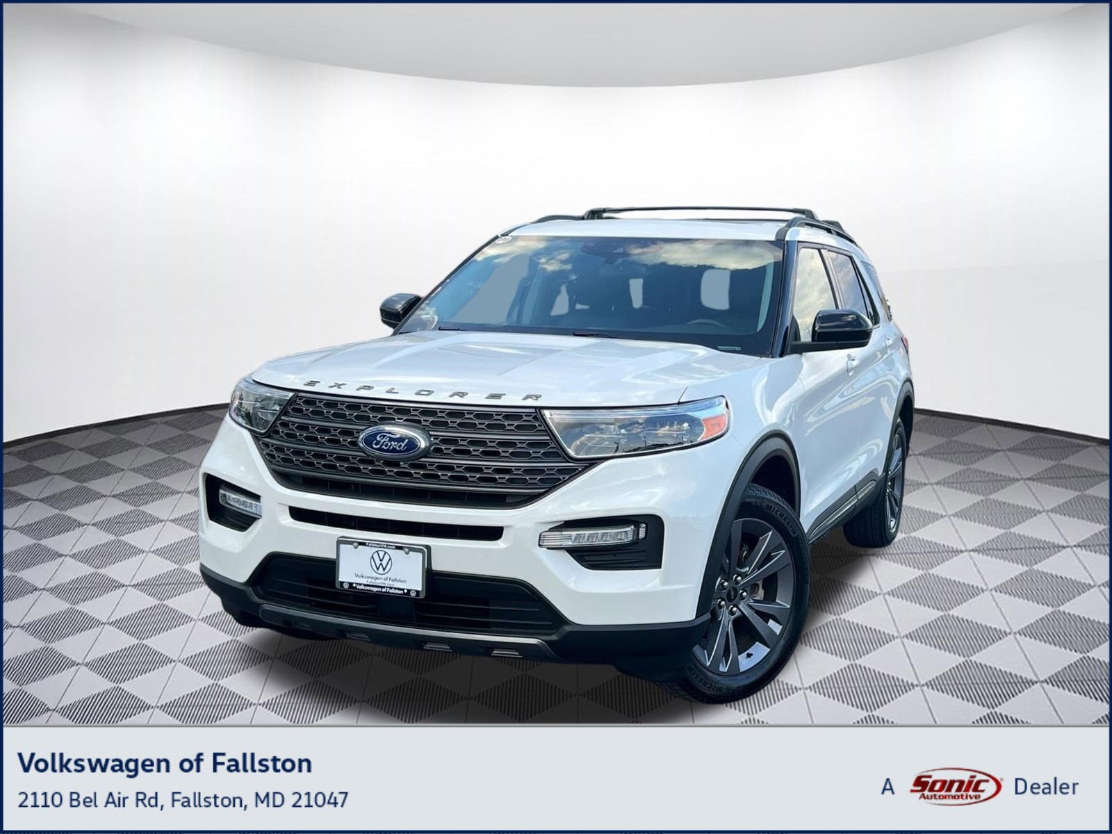 2023 Ford Explorer XLT 4WD's photo