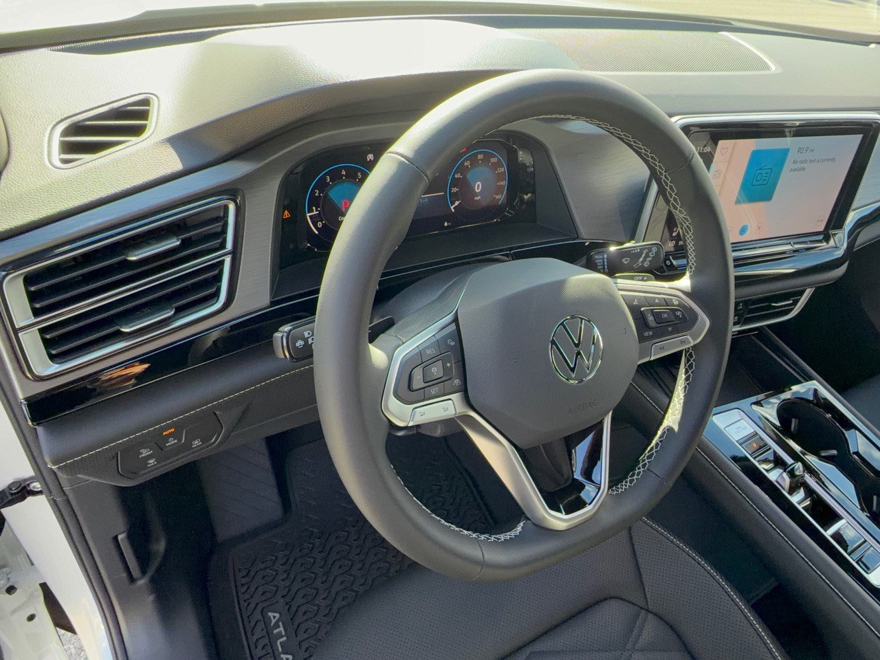 New 2026 Volkswagen Atlas Cross Sport 2.0T SE w/Technology SUV