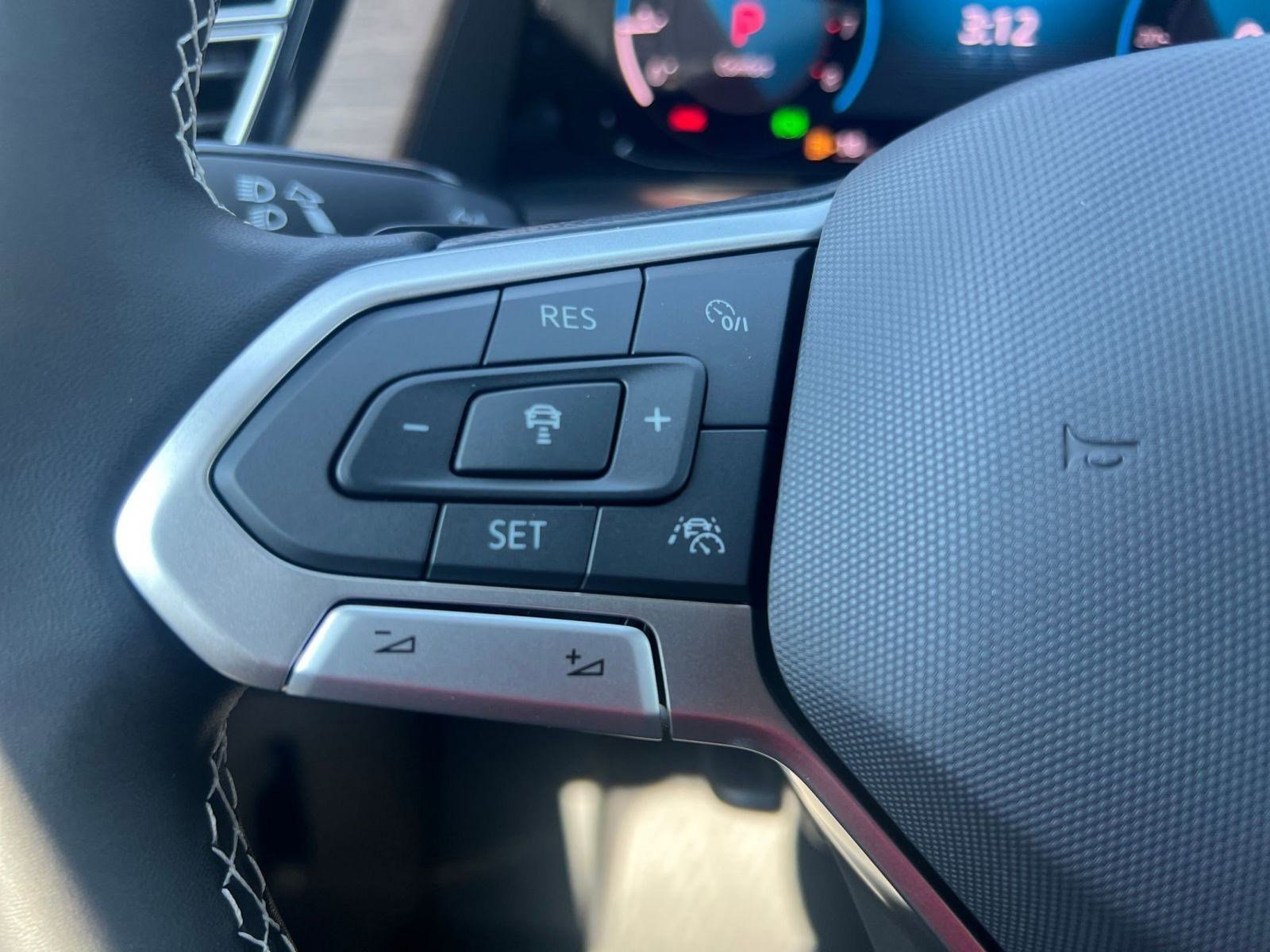 2026 Volkswagen Atlas SE - Photo 14