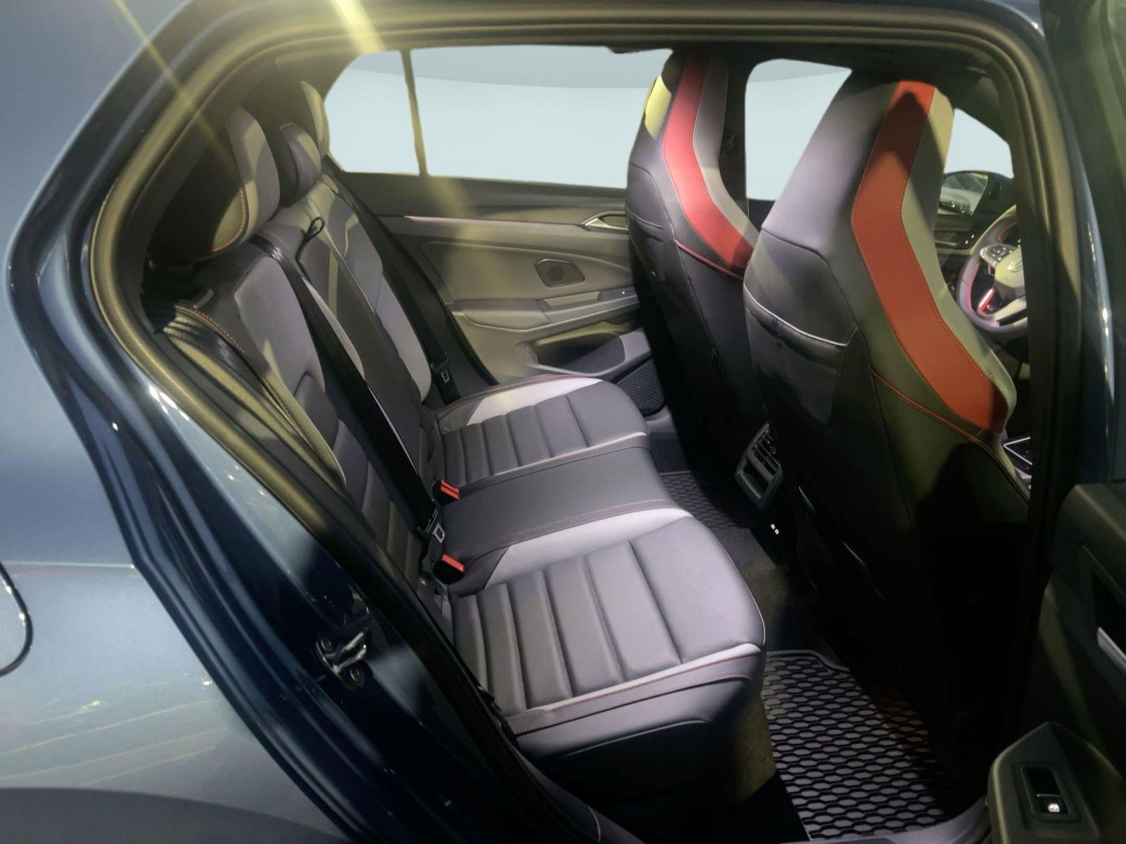 2026 Volkswagen Golf GTI SE - Photo 27