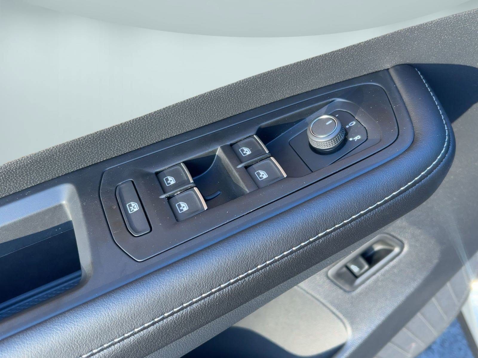 2026 Volkswagen Atlas Cross Sport SE w/Tech - Photo 22
