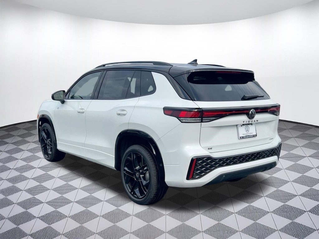 New 2026 Volkswagen Tiguan SE R-Line Black SUV