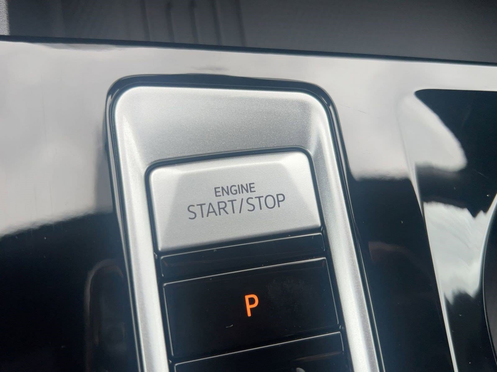 2026 Volkswagen Atlas Cross Sport SE w/Tech - Photo 18