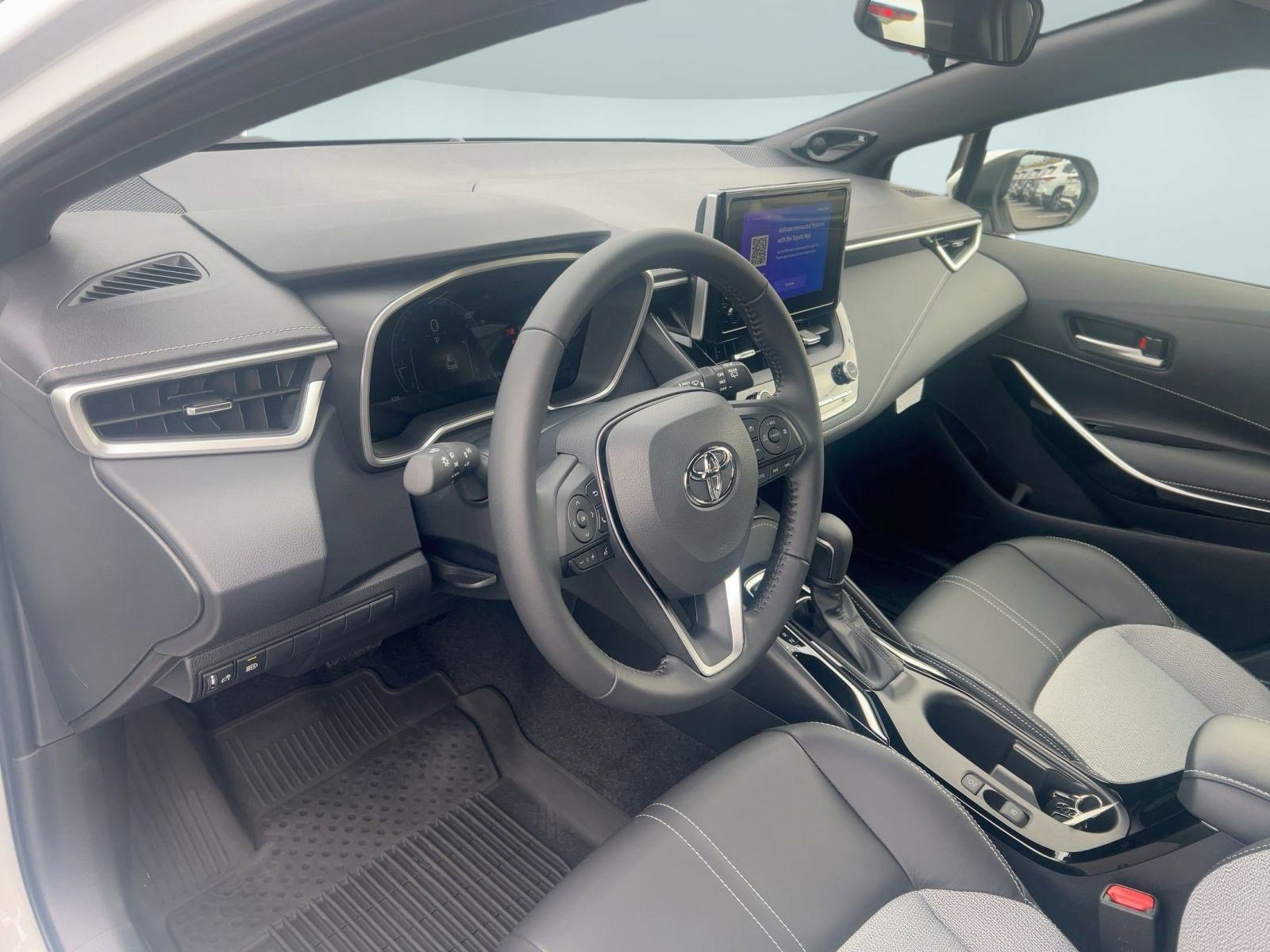 2025 Toyota Corolla XSE photo 4