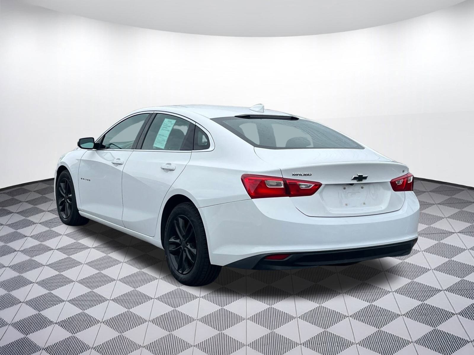 2018 Chevrolet Malibu 1LT photo 3