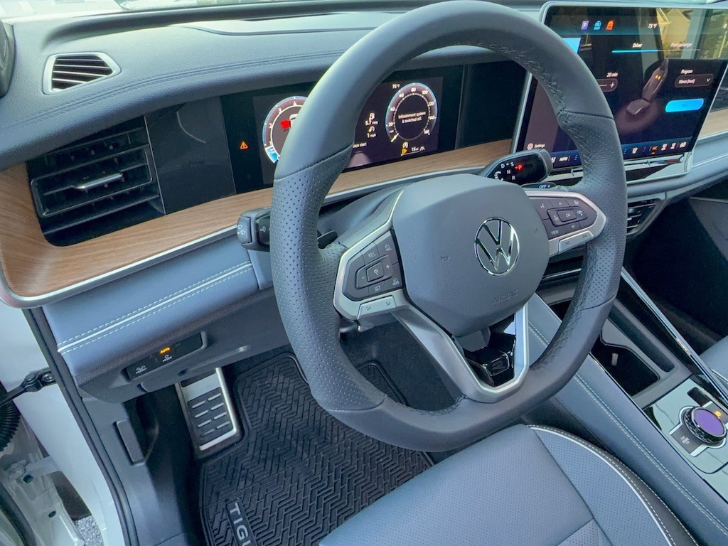 New 2026 Volkswagen Tiguan SEL R-Line Turbo SUV