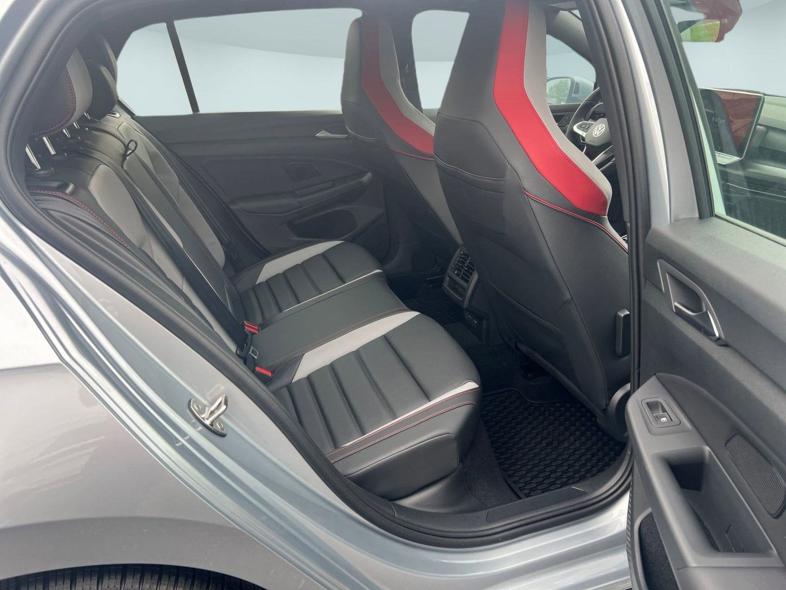 2025 Volkswagen Golf GTI SE - Photo 25