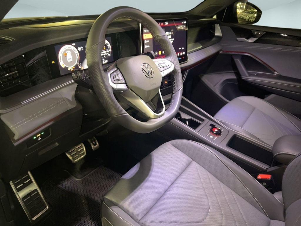 New 2026 Volkswagen Tiguan SE R-Line Black SUV