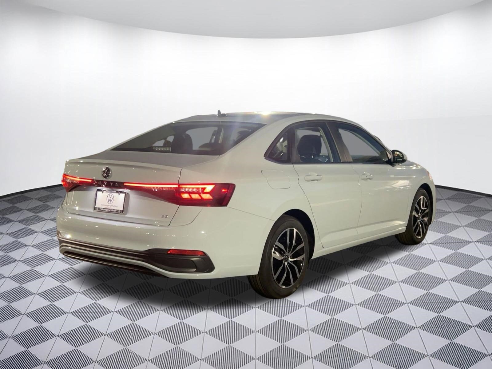 2026 Volkswagen Jetta SE - Photo 9