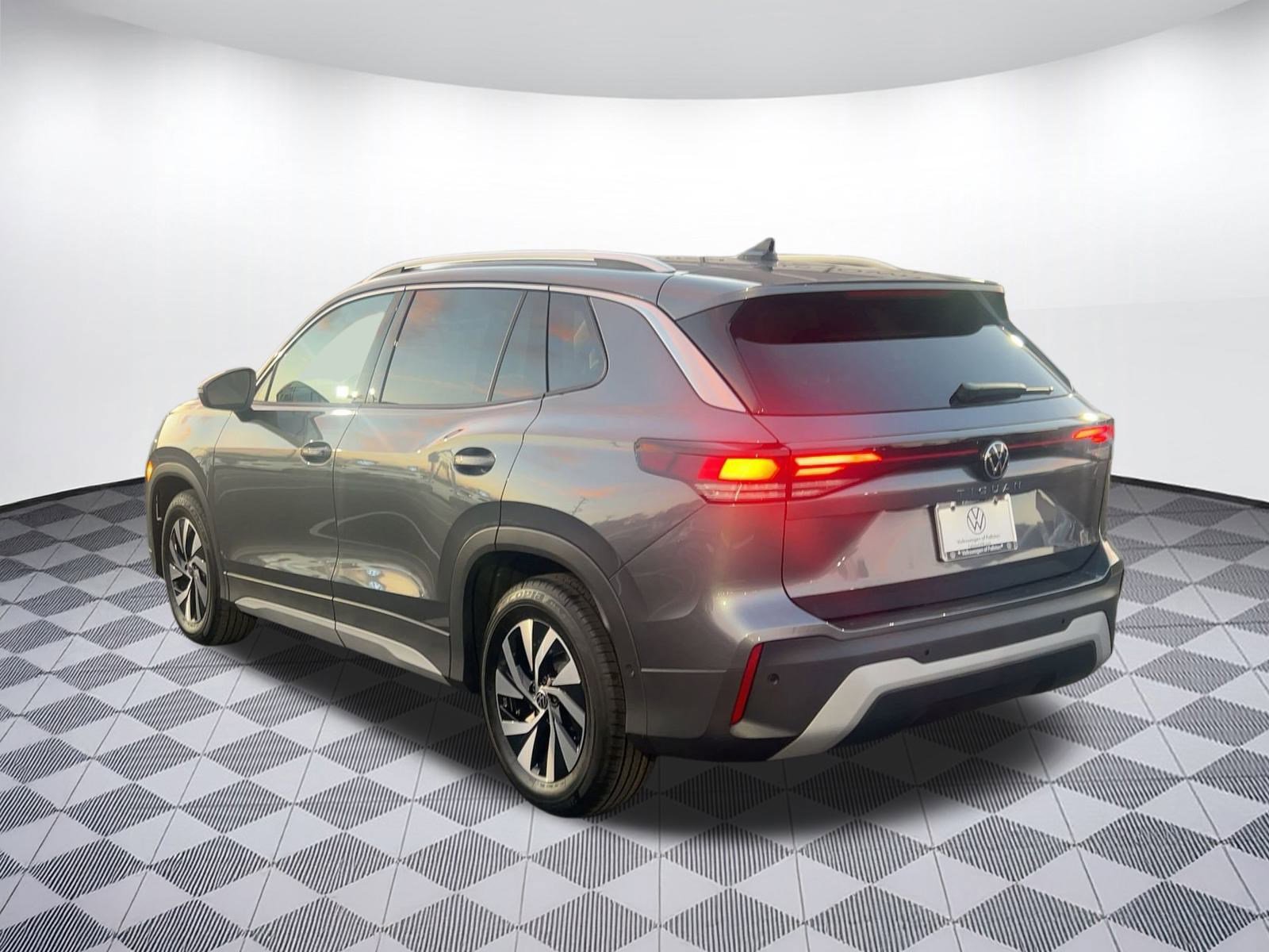 2026 Volkswagen Tiguan S photo 3