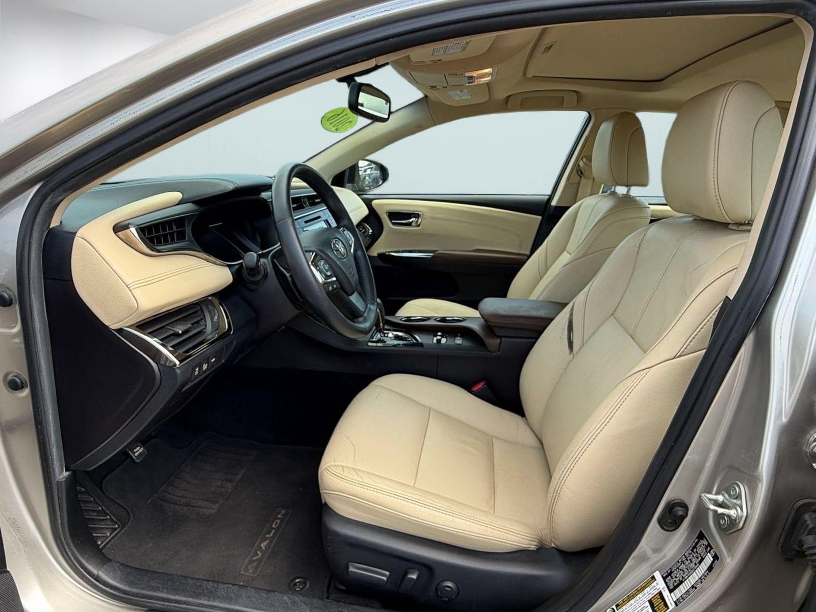 2016 Toyota Avalon Limited Sedan