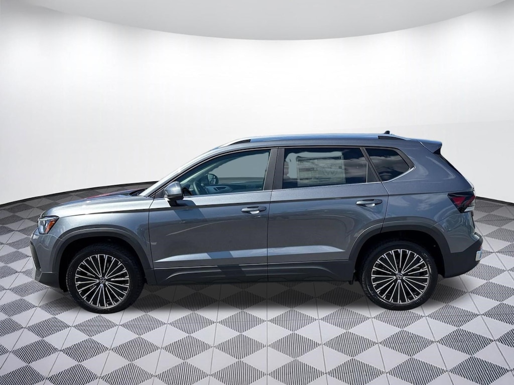 New 2026 Volkswagen Taos SE SUV