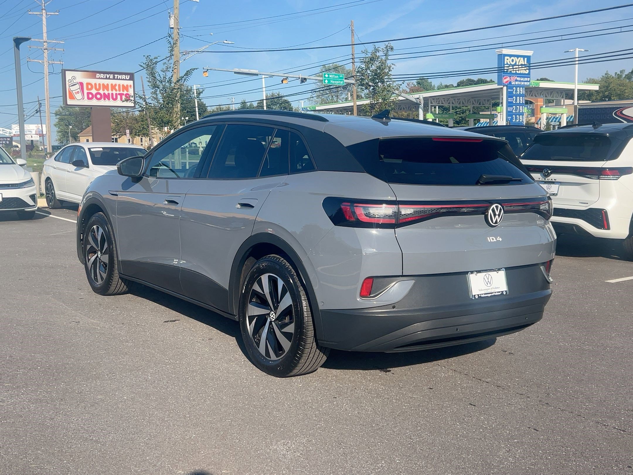 2023 Volkswagen ID.4 Pro photo 3