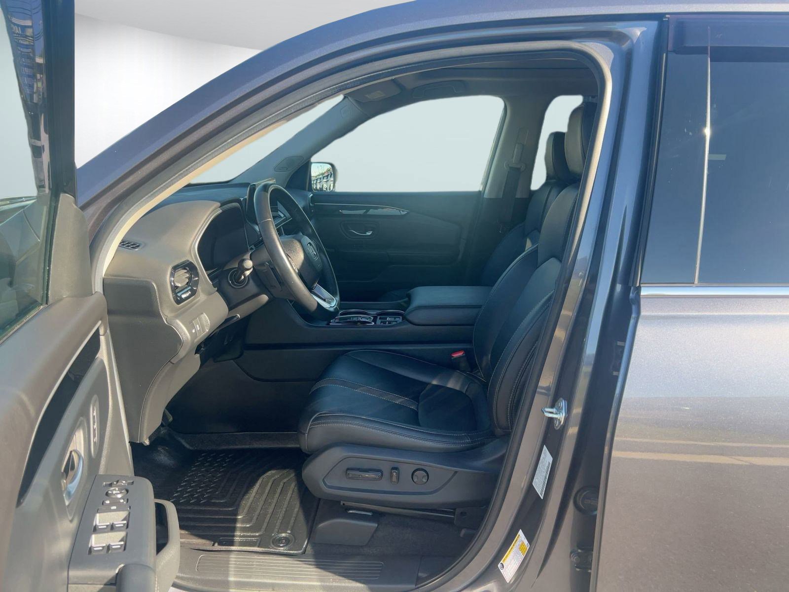 2024 Honda Pilot Touring photo 3