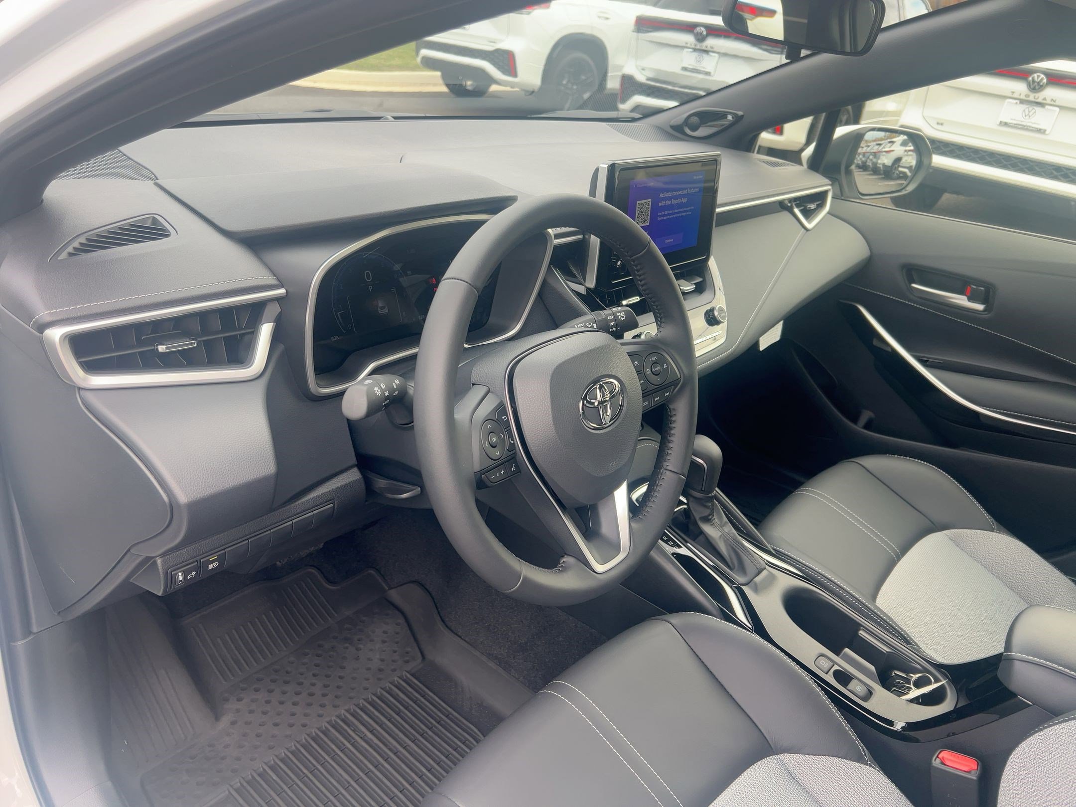 2025 Toyota Corolla XSE photo 4