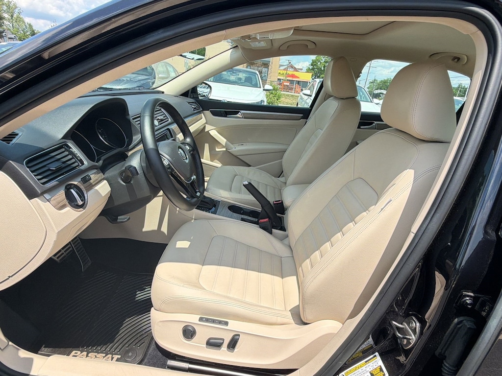 Used 2017 Volkswagen Passat 1.8T SEL Premium 1.8T SEL Premium Auto