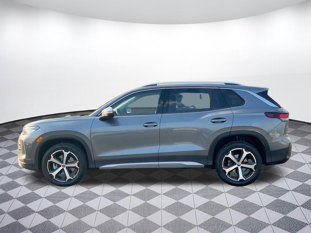 New 2026 Volkswagen Tiguan SE SUV