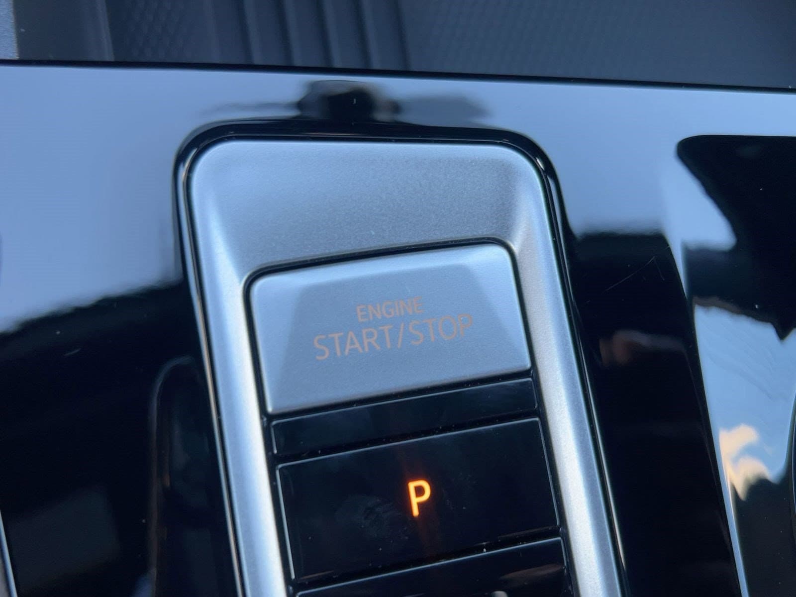 2026 Volkswagen Atlas Cross Sport SE w/Tech - Photo 18