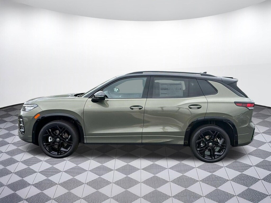New 2026 Volkswagen Tiguan SE R-Line Black SUV