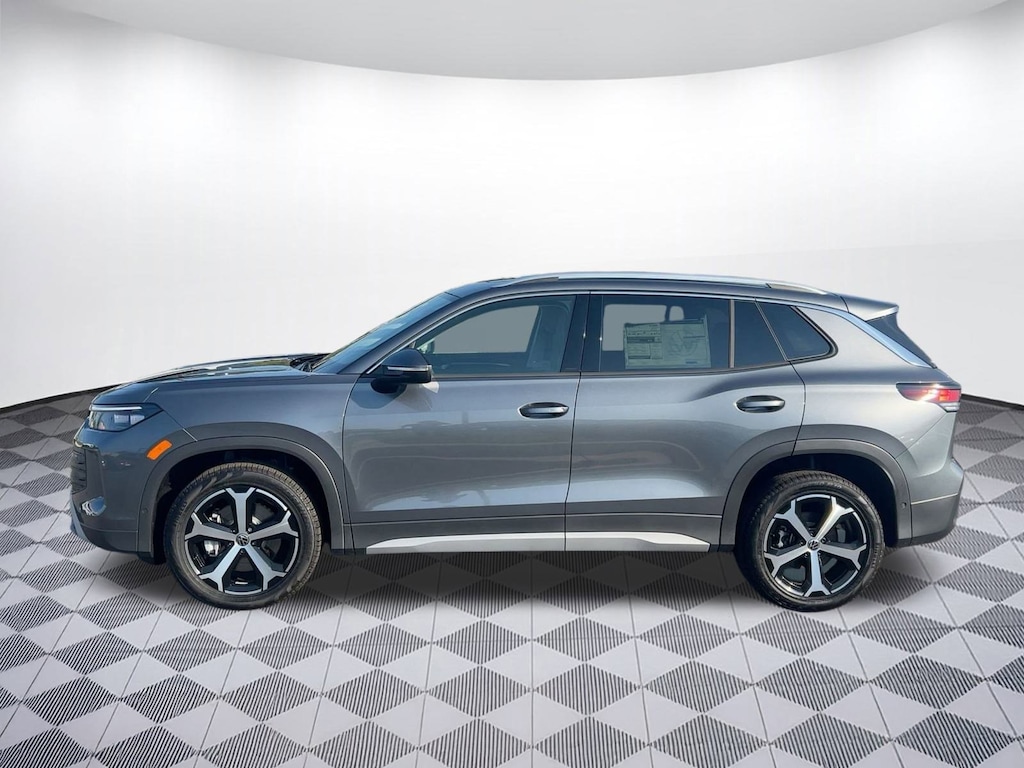 New 2025 Volkswagen Tiguan SE SUV