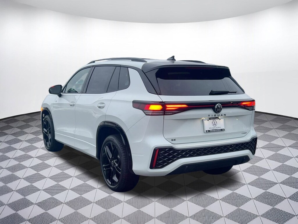 New 2026 Volkswagen Tiguan SE R-Line Black SUV