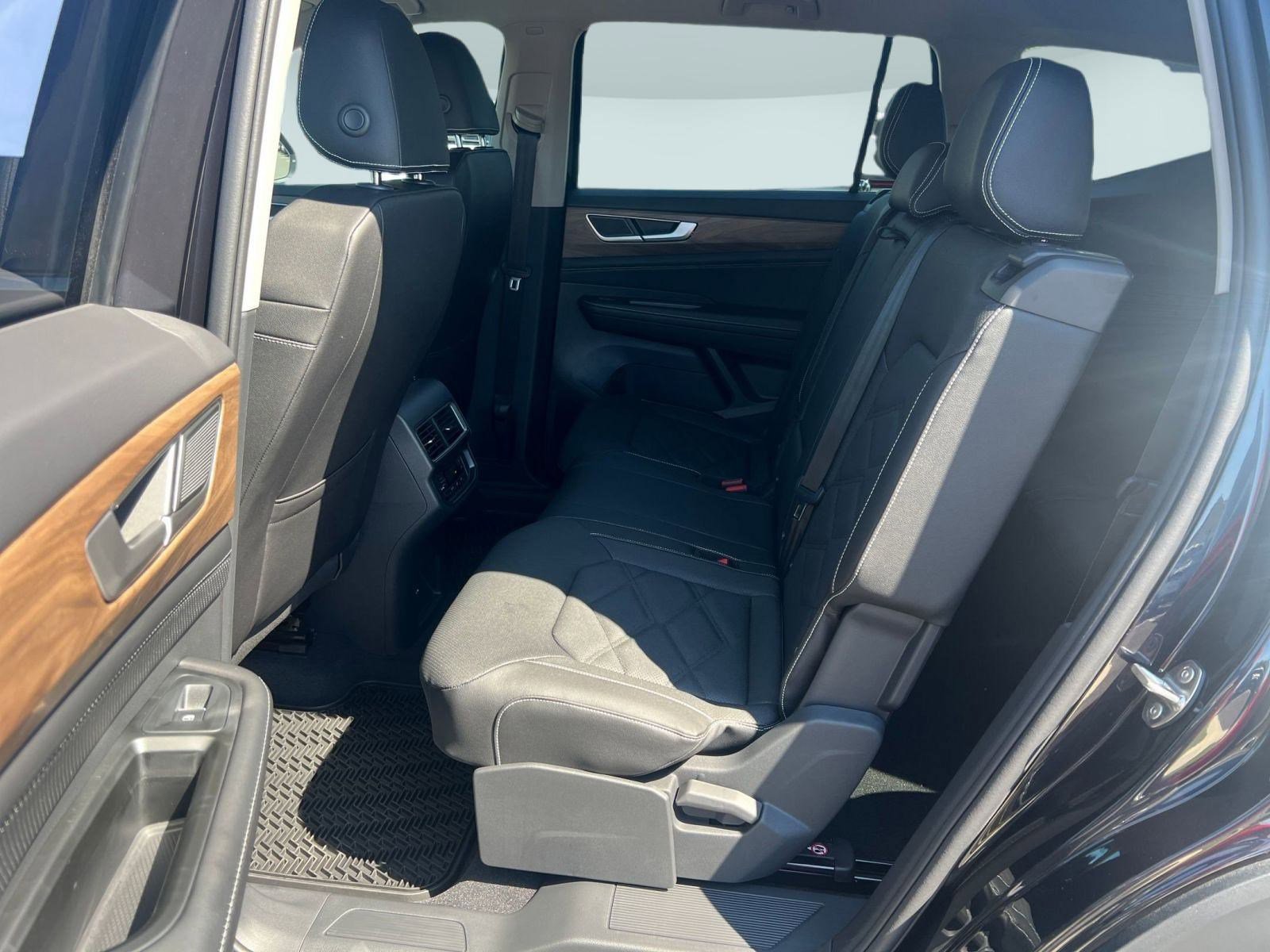 2026 Volkswagen Atlas SE - Photo 11