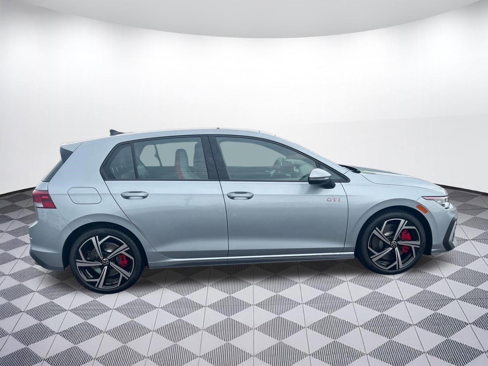 2025 Volkswagen Golf GTI SE - Photo 7