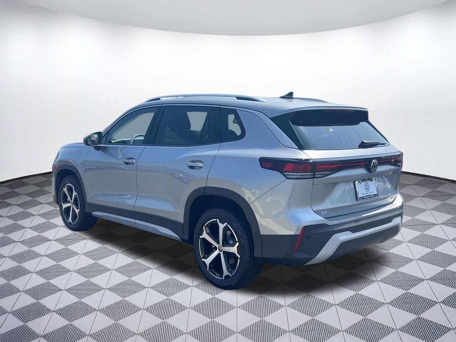 2025 Volkswagen Tiguan SE photo 3