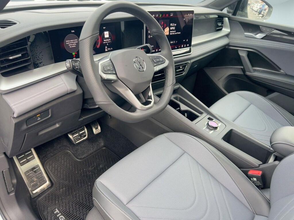 New 2026 Volkswagen Tiguan SE R-Line Black SUV