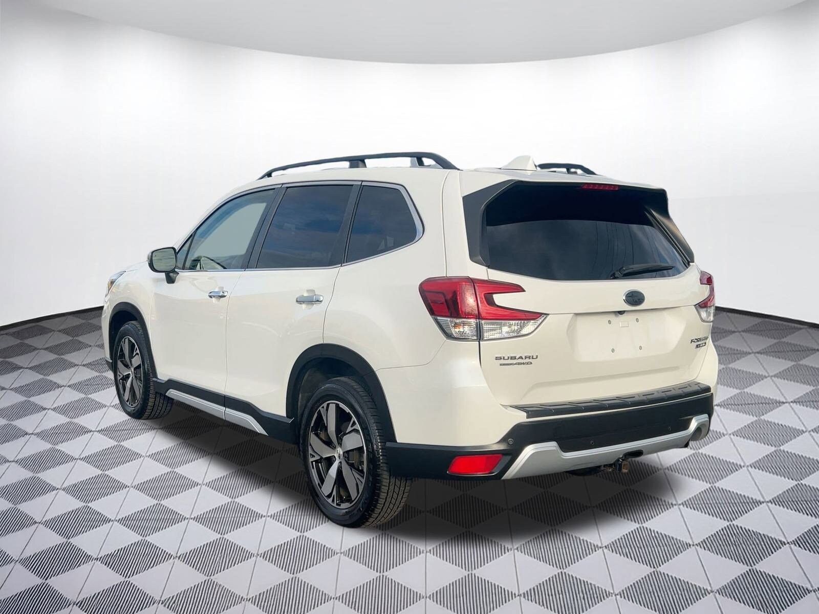 2019 Subaru Forester 2.5i Touring photo 2