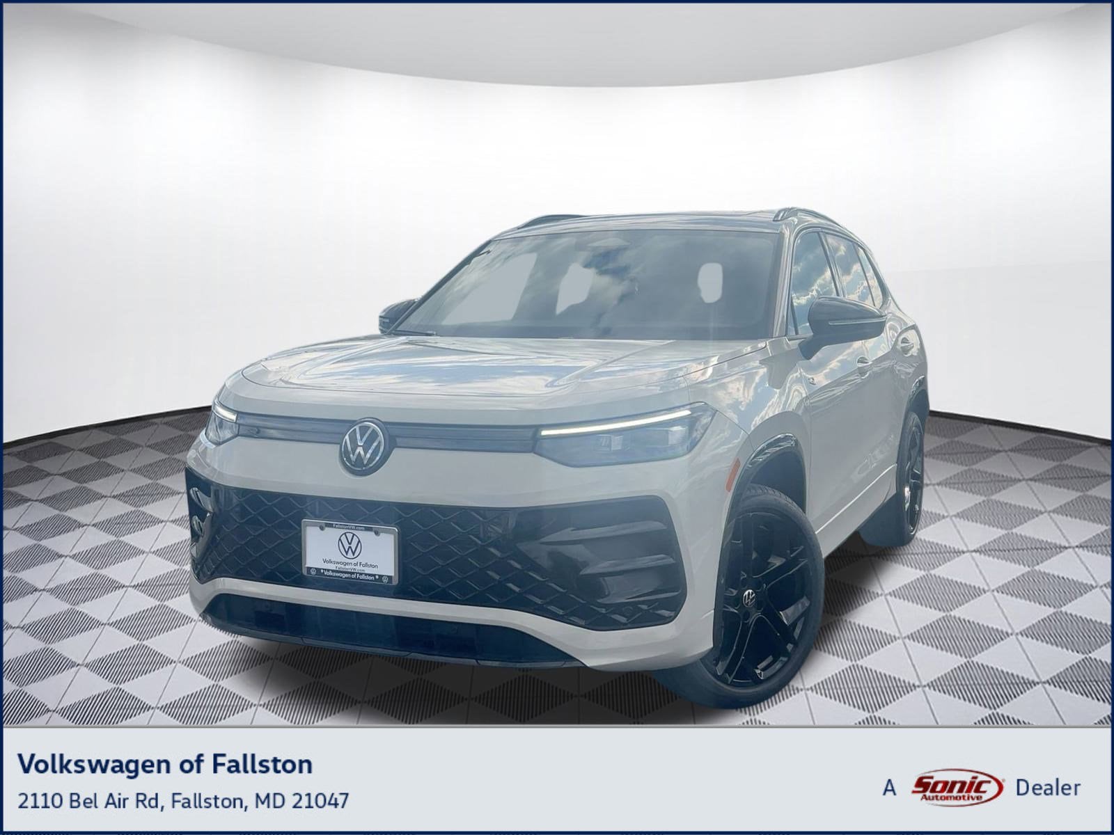 2026 Volkswagen Tiguan SE R-LINE BLACK's photo