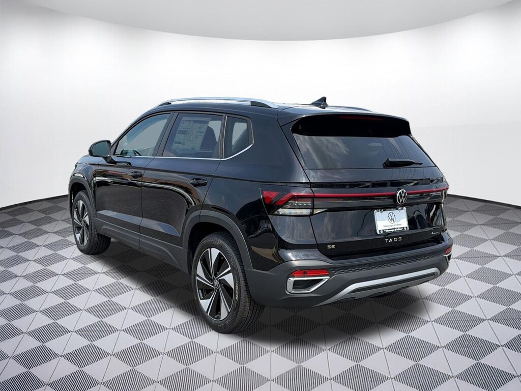 New 2026 Volkswagen Taos SE SUV