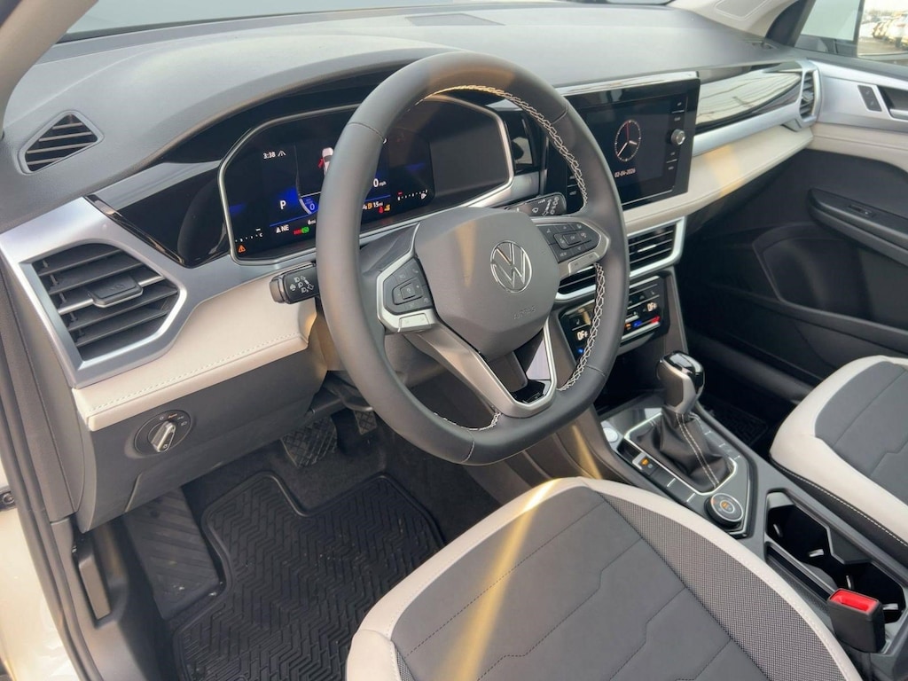New 2026 Volkswagen Taos SE SUV