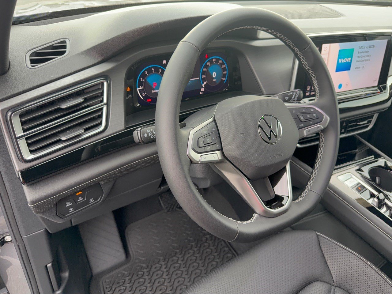 New 2026 Volkswagen Atlas Cross Sport 2.0T SE w/Technology SUV