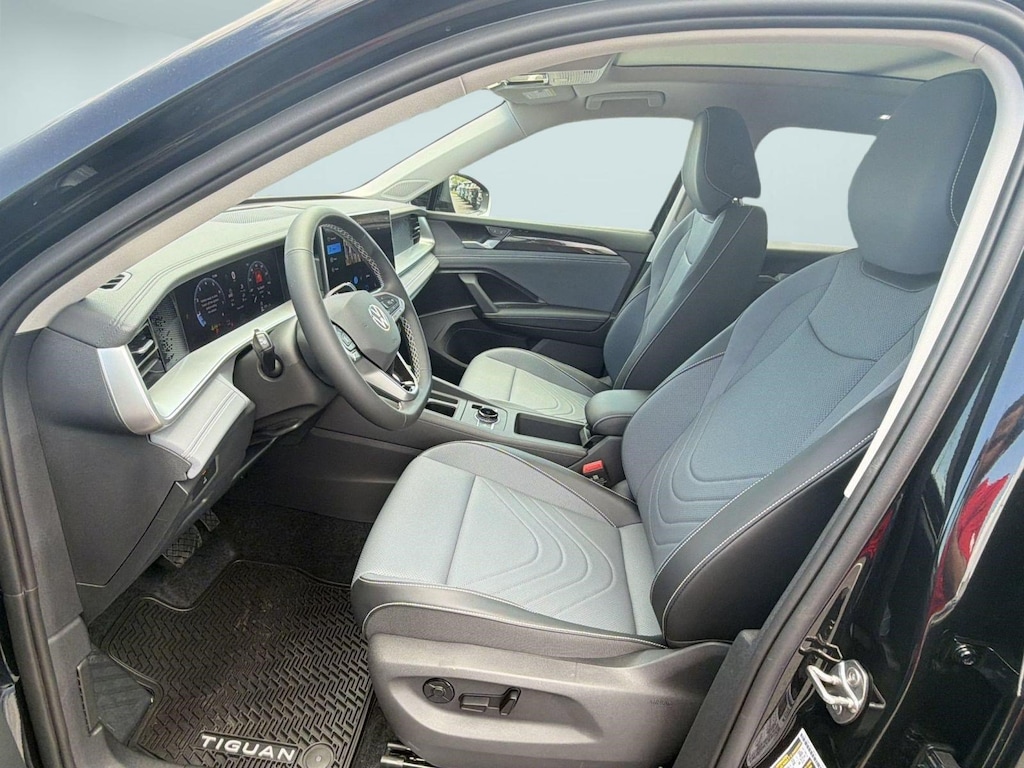 New 2026 Volkswagen Tiguan SE SUV