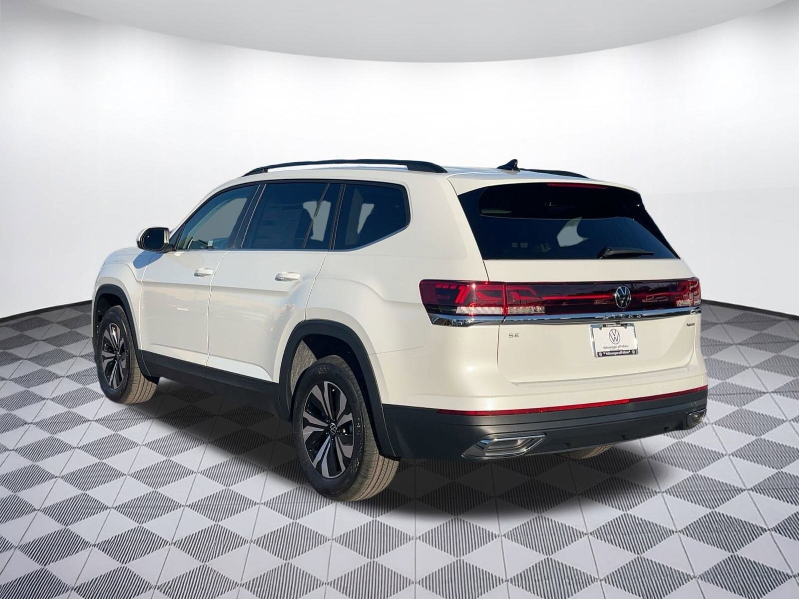 2026 Volkswagen Atlas SE photo 3