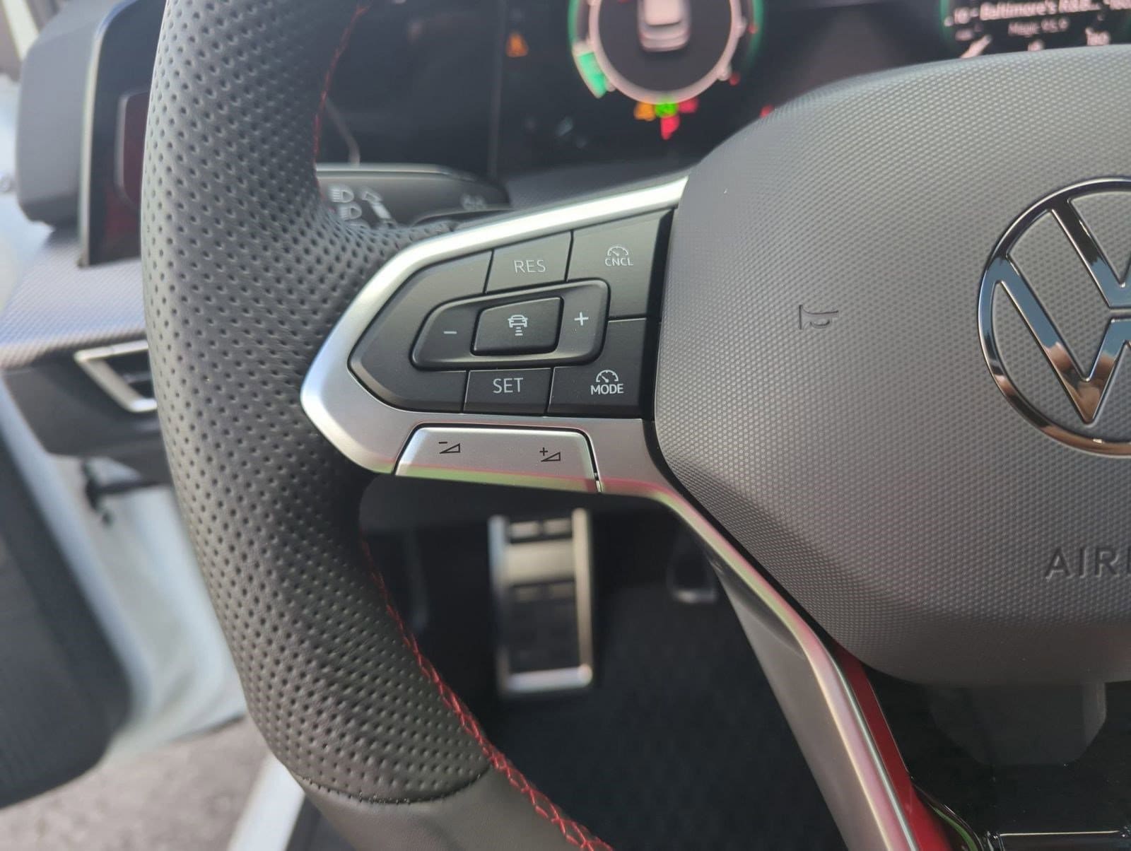 2025 Volkswagen Golf GTI SE - Photo 15