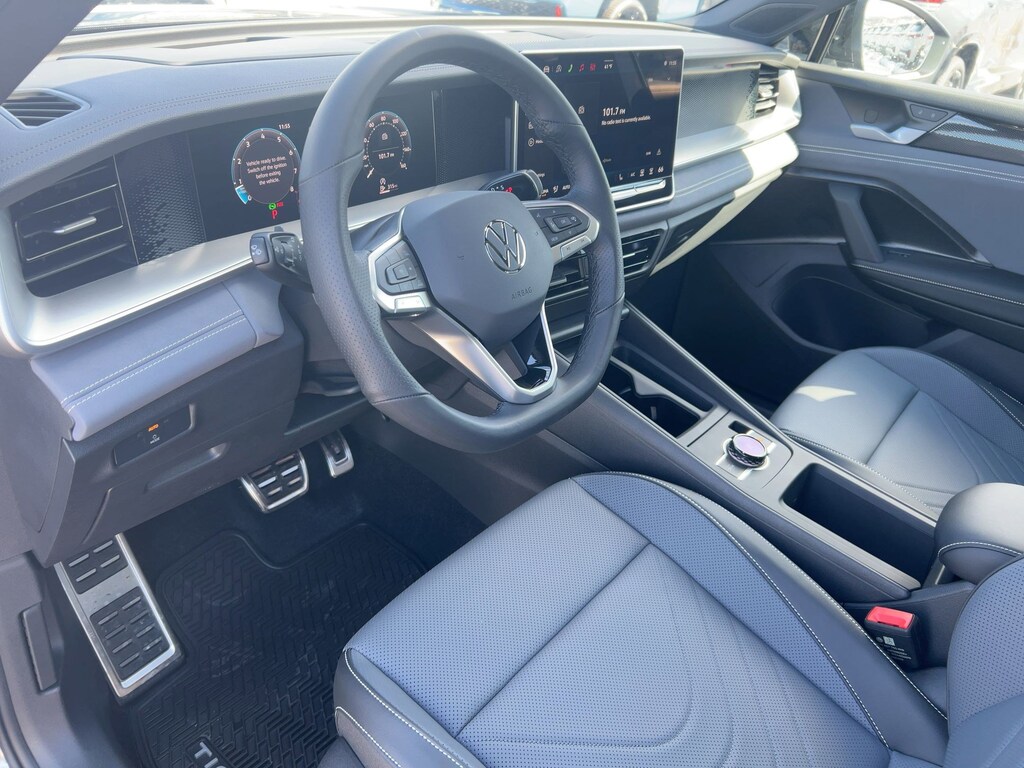 New 2026 Volkswagen Tiguan SE R-Line Black SUV