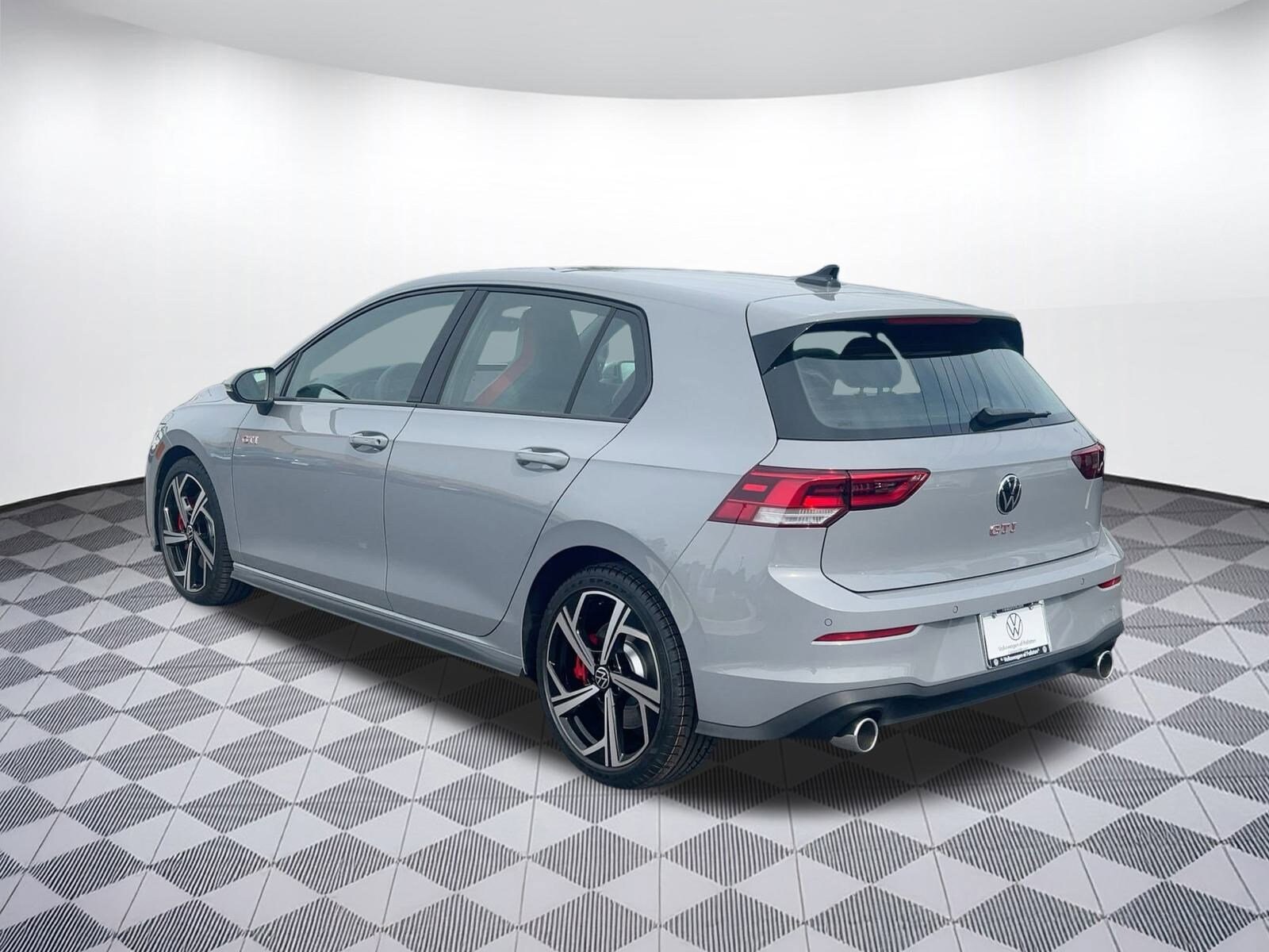 2025 Volkswagen Golf GTI SE photo 2