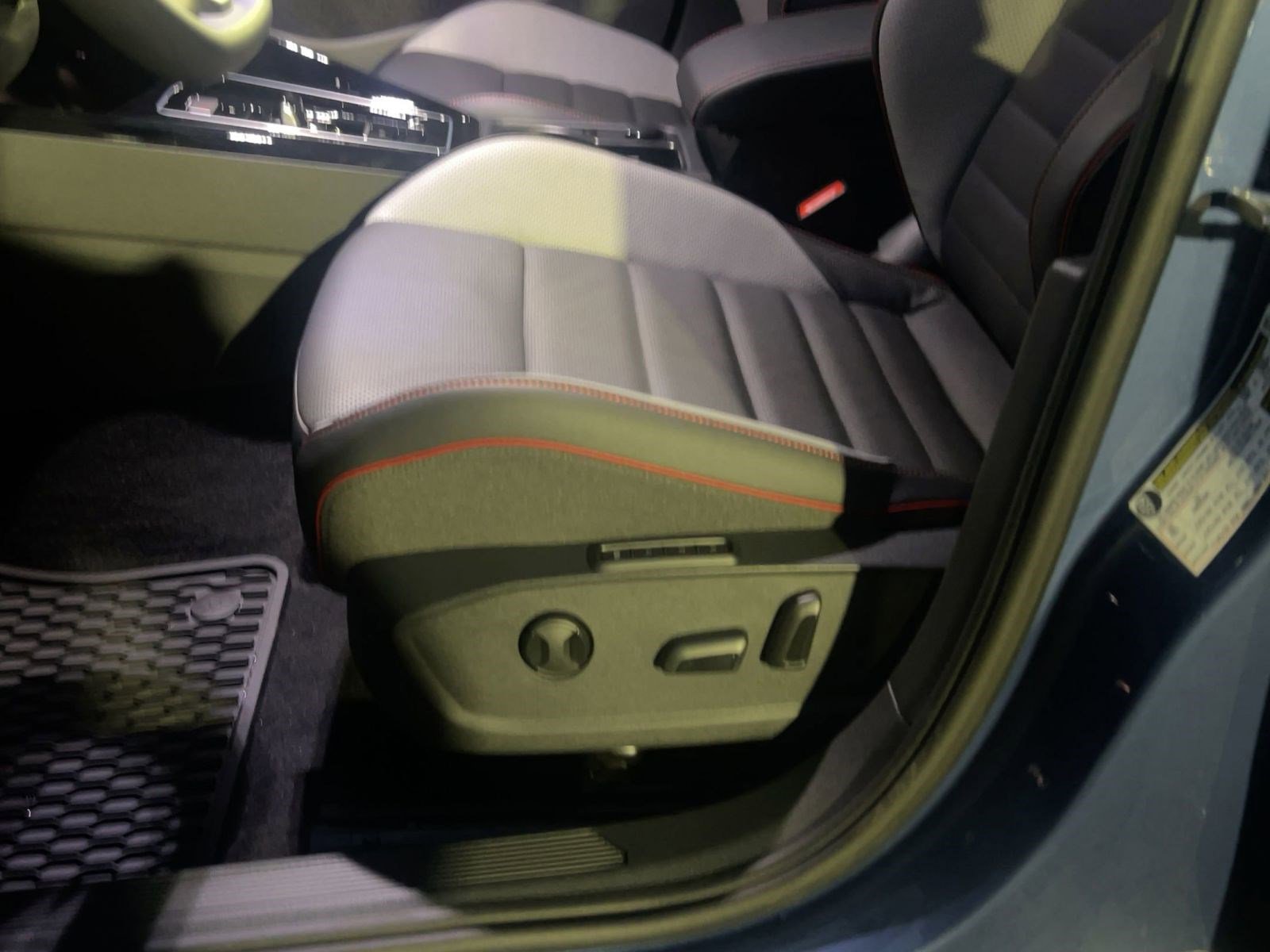 2026 Volkswagen Golf GTI SE - Photo 14