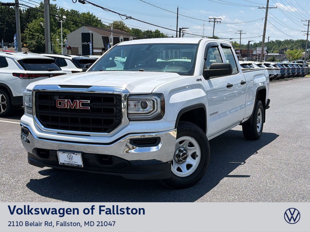 Used 2017 GMC Sierra 1500 4WD Double Cab 143.5 4WD Double Cab 143.5
