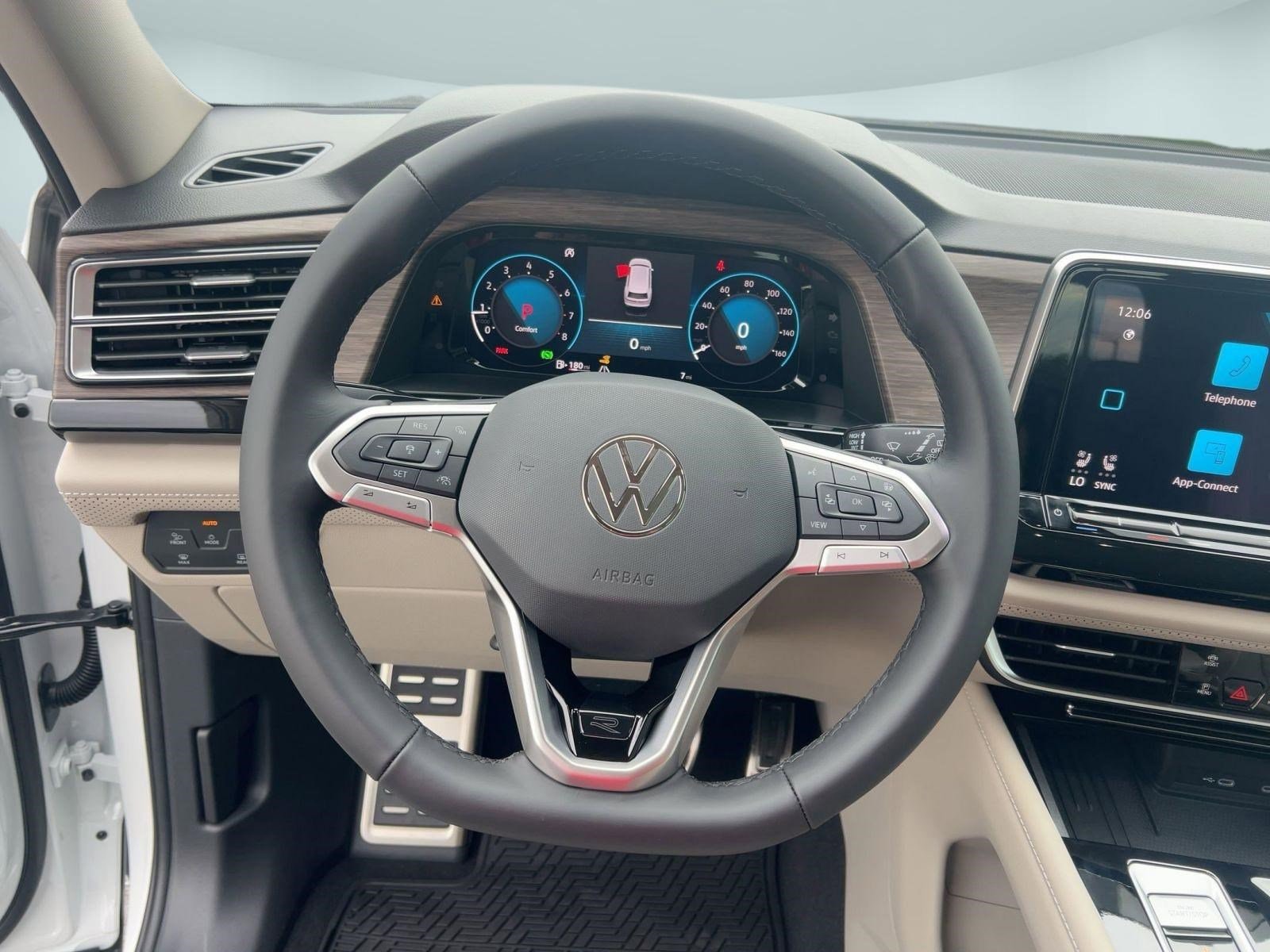 2026 Volkswagen Atlas SEL Premium R-Line - Photo 17