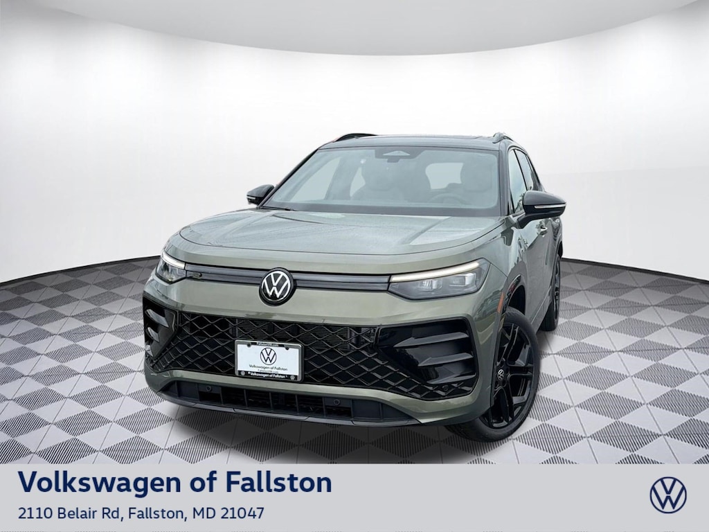 New 2026 Volkswagen Tiguan SE R-Line Black SUV