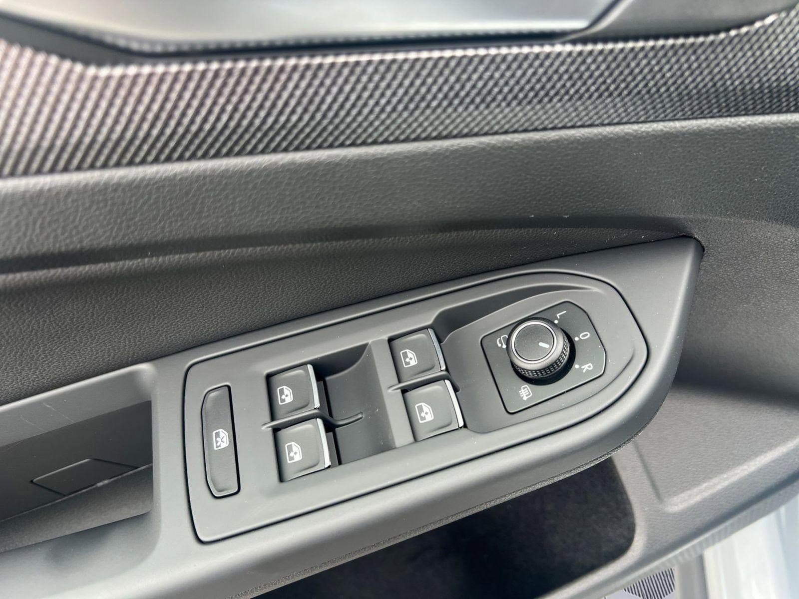 2025 Volkswagen Golf GTI SE - Photo 18