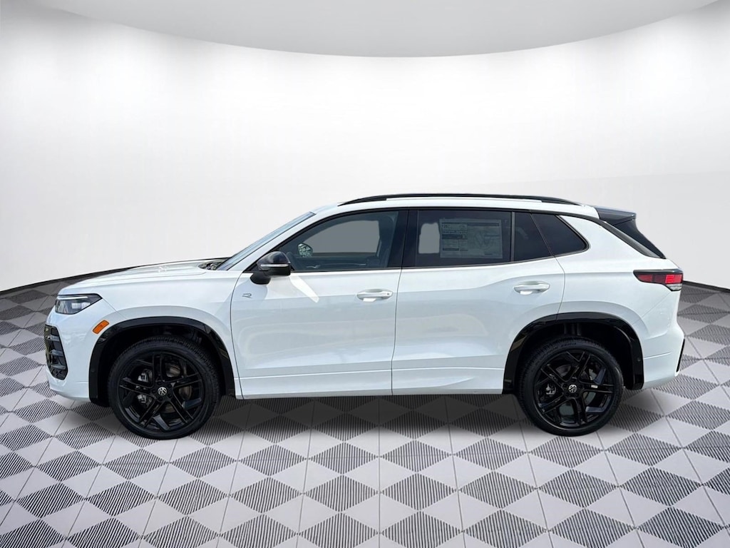New 2026 Volkswagen Tiguan SE R-Line Black SUV
