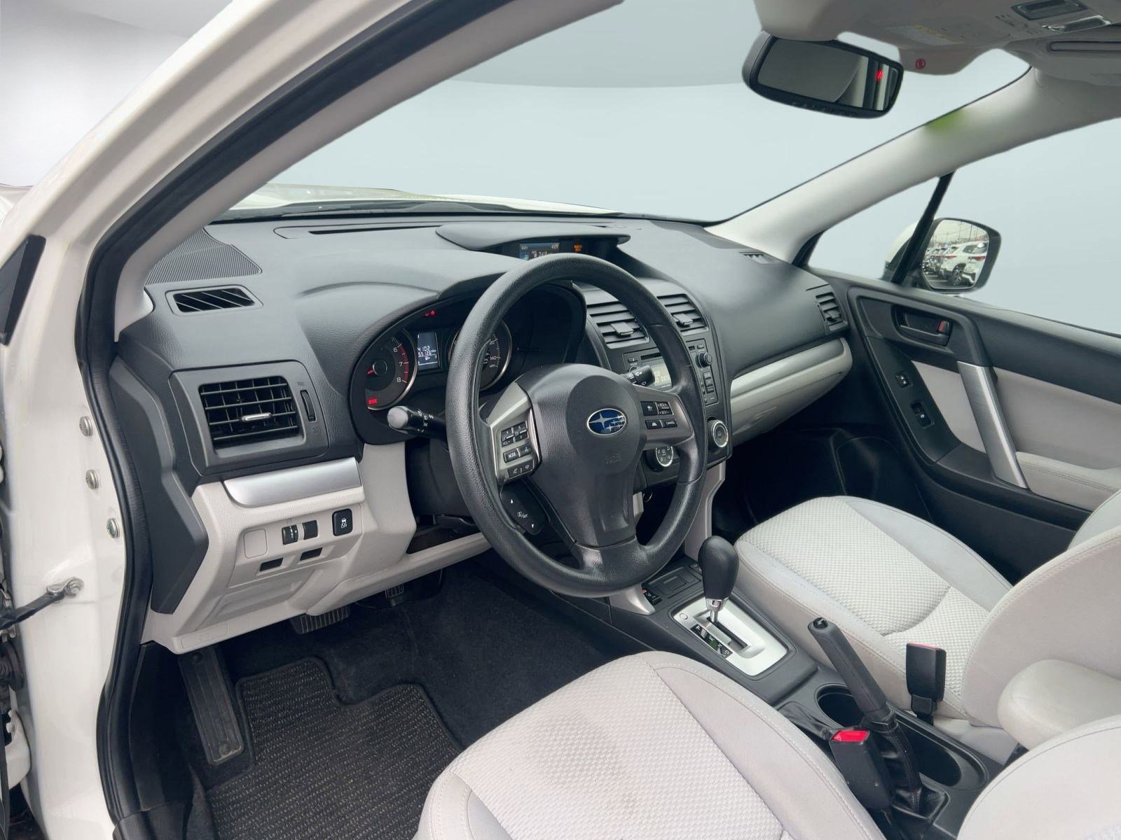 2015 Subaru Forester 2.5i Premium photo 4